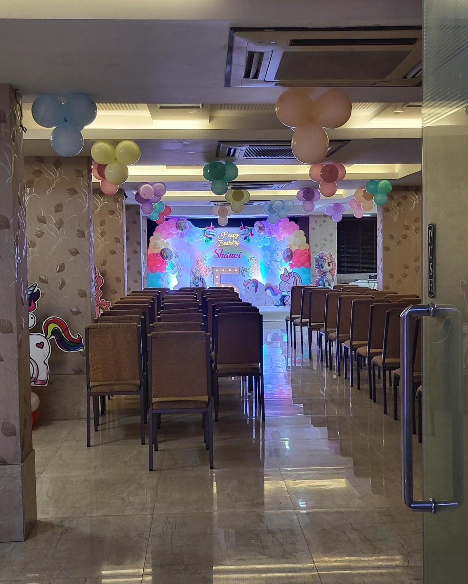 Hotel Maharana Inn Chembur Мумбай Екстериор снимка