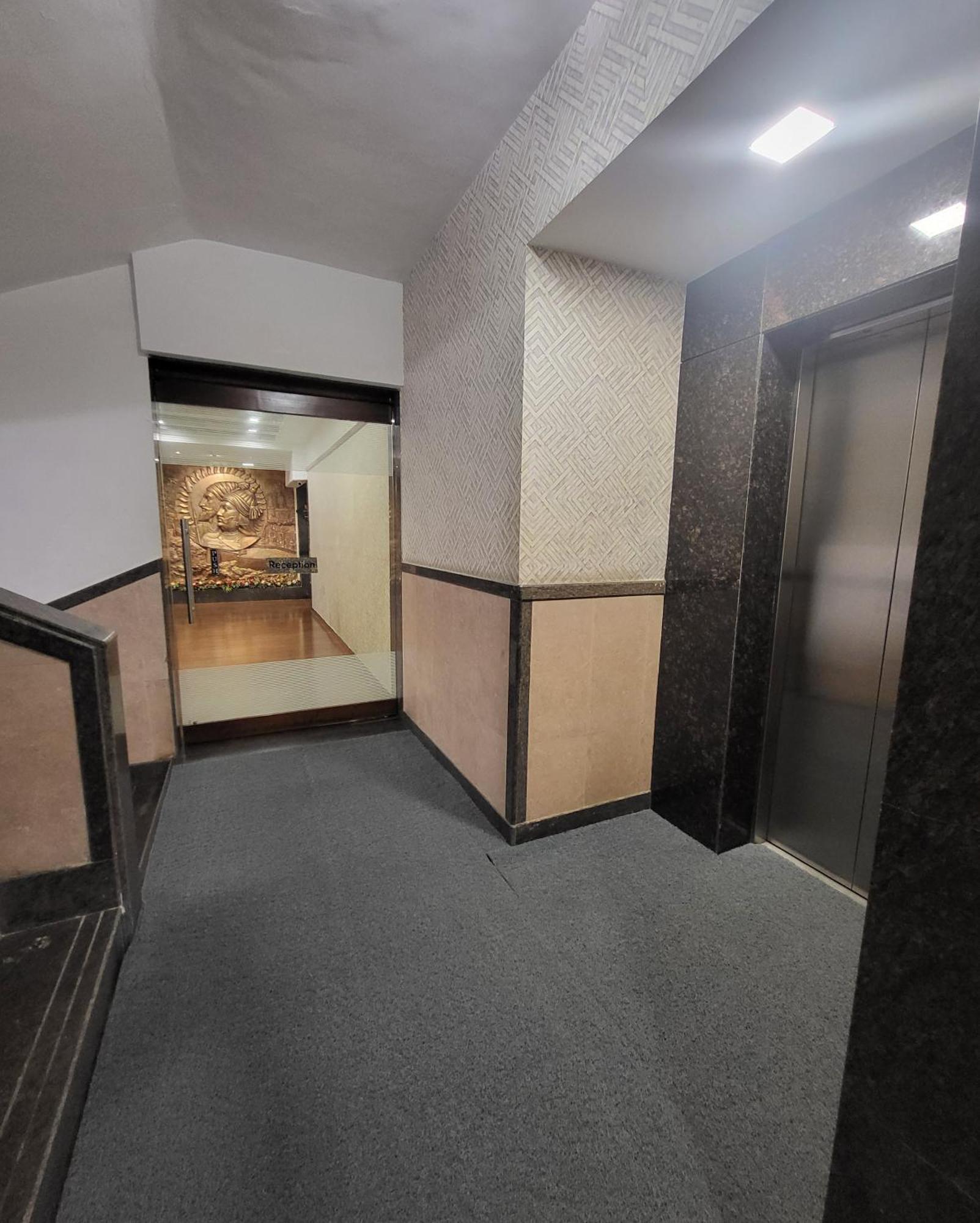 Hotel Maharana Inn Chembur Мумбай Екстериор снимка
