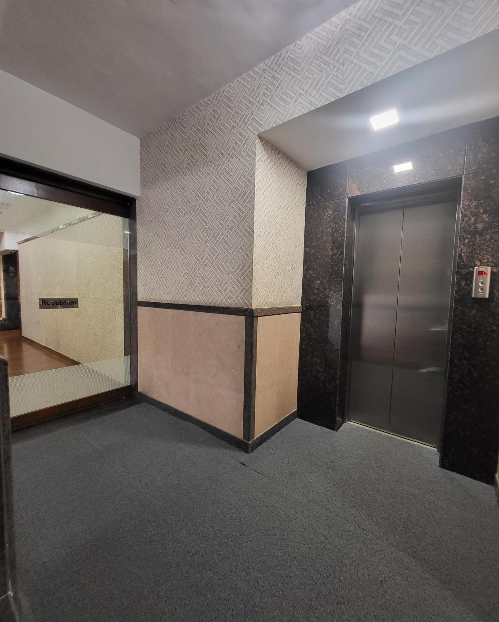 Hotel Maharana Inn Chembur Мумбай Екстериор снимка