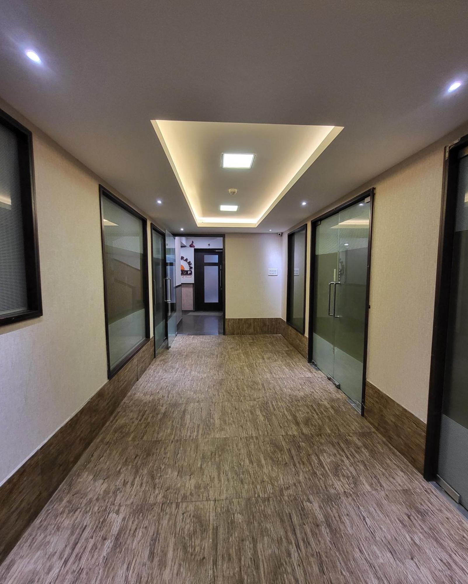 Hotel Maharana Inn Chembur Мумбай Екстериор снимка