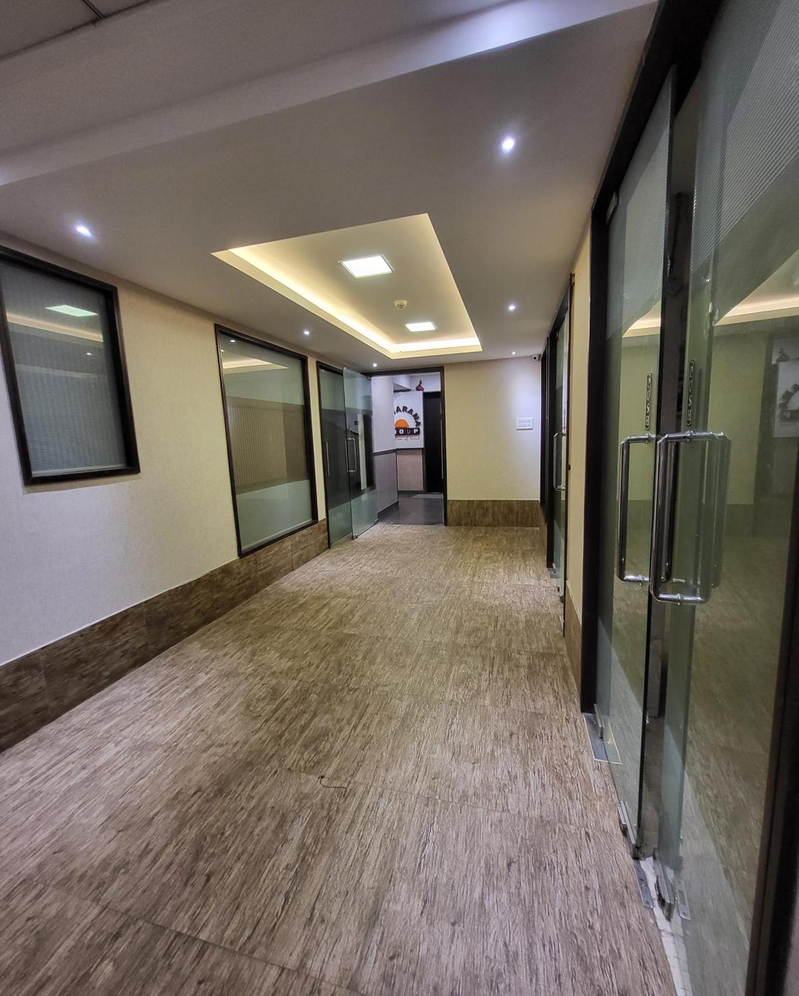 Hotel Maharana Inn Chembur Мумбай Екстериор снимка
