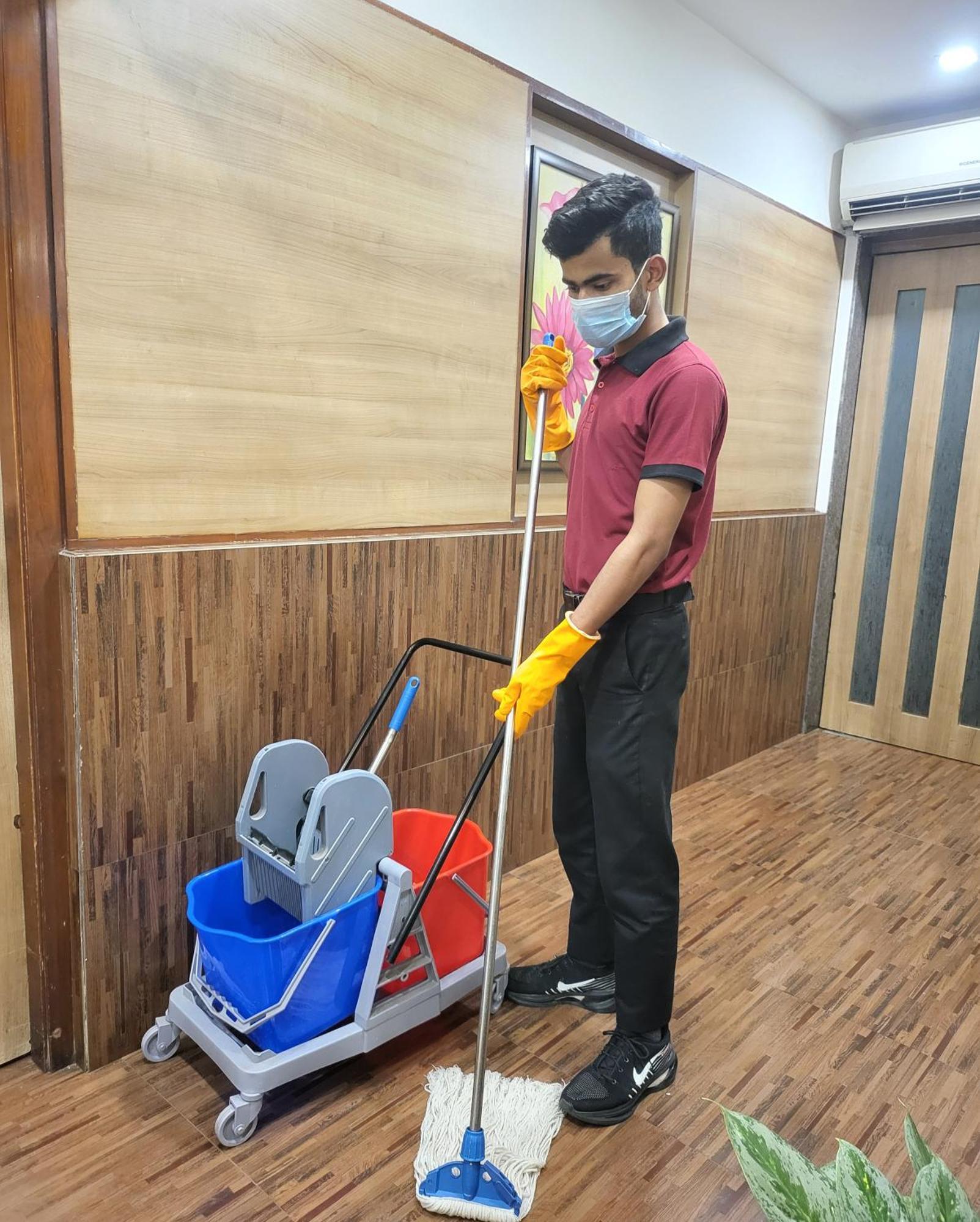Hotel Maharana Inn Chembur Мумбай Екстериор снимка